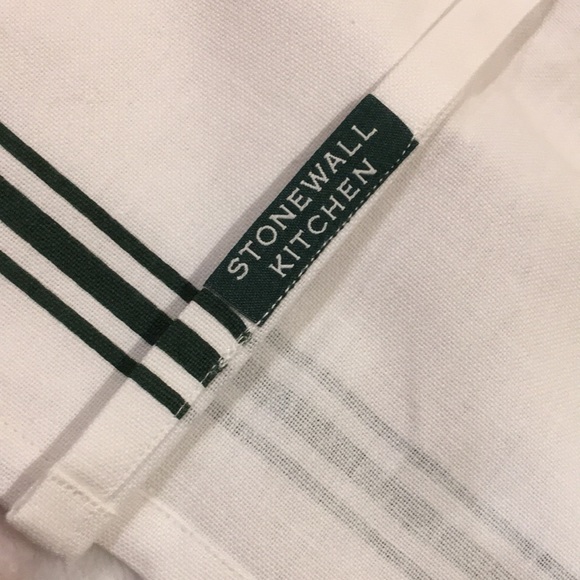 Stonewall Kitchen Frostberry Christmas Kitchen Towel, NWOT Cotton 18”x28” - Picture 4 of 10